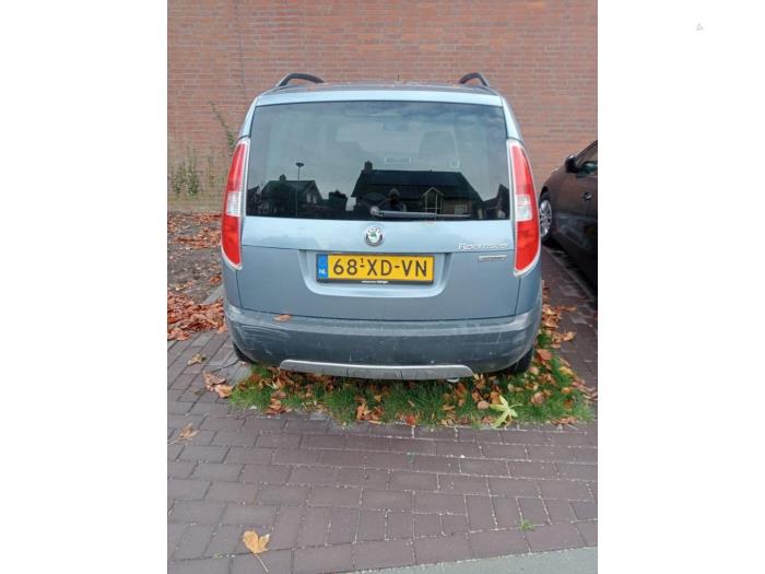 Skoda Roomster 1.4 16V Skrotfordon (2009, GRIJS)