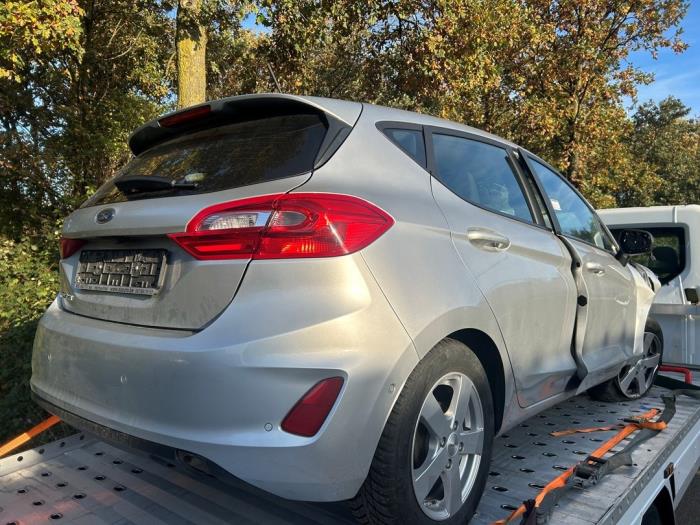 Ford Fiesta 7 1.0 EcoBoost 12V 100 Skrotfordon (2018, MOONDUST SILVER METALLIC ZILVER)