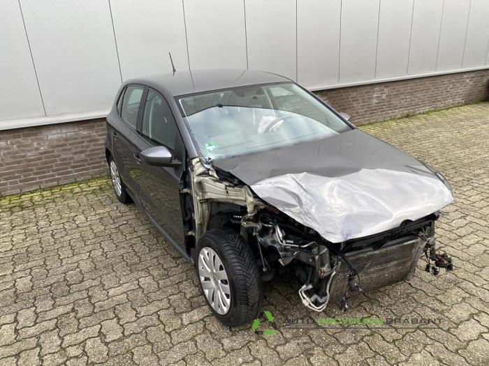 Volkswagen Polo V 1.4 16V Skrotfordon (2010, GRIJS)