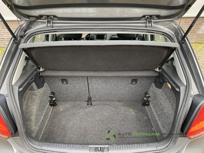 Volkswagen Polo V 1.4 16V Skrotfordon (2010, GRIJS)