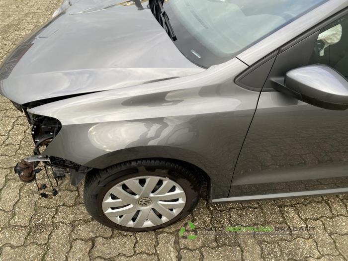 Volkswagen Polo V 1.4 16V Skrotfordon (2010, GRIJS)