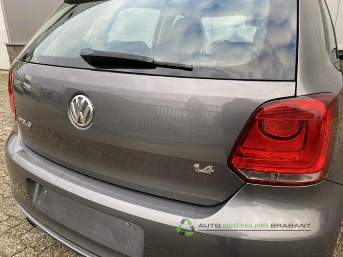 Volkswagen Polo V 1.4 16V Skrotfordon (2010, GRIJS)