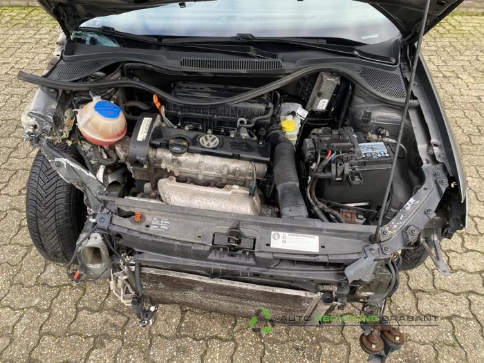 Volkswagen Polo V 1.4 16V Skrotfordon (2010, GRIJS)