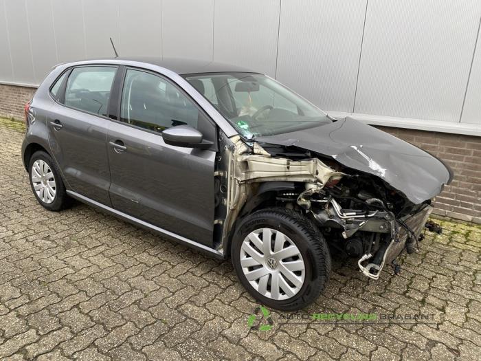 Volkswagen Polo V 1.4 16V Skrotfordon (2010, GRIJS)