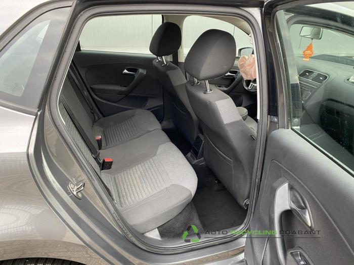 Volkswagen Polo V 1.4 16V Skrotfordon (2010, GRIJS)