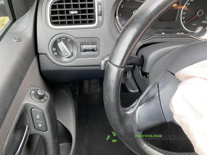 Volkswagen Polo V 1.4 16V Skrotfordon (2010, GRIJS)