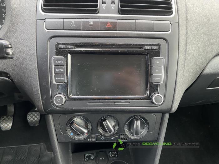 Volkswagen Polo V 1.4 16V Skrotfordon (2010, GRIJS)