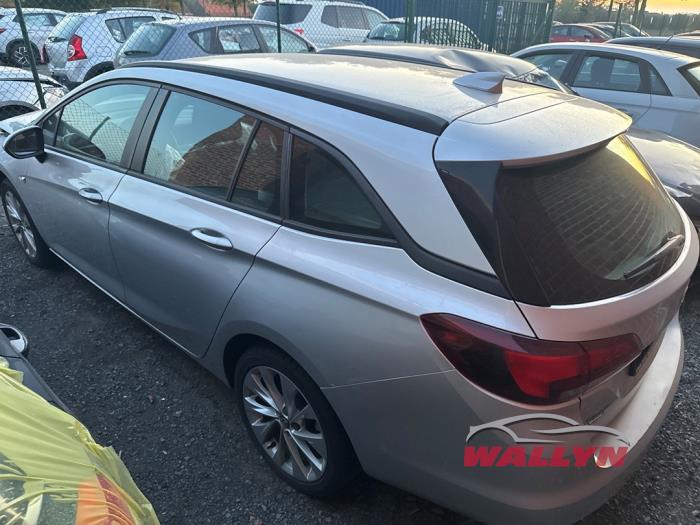 Opel Astra K Sports Tourer 1.6 CDTI 110 16V Sloopvoertuig (2017, Zilver)
