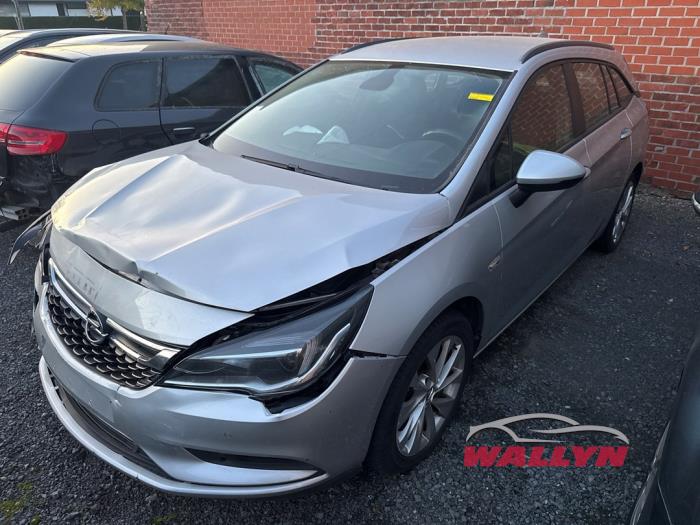 Opel Astra K Sports Tourer 1.6 CDTI 110 16V Sloopvoertuig (2017, Zilver)